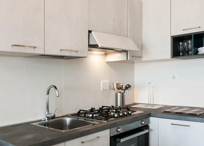 Apartment Guesthost - Fonte Laurentina Rome