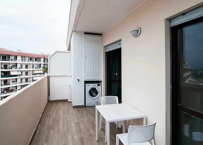 Guesthost - Fonte Laurentina Appartamento